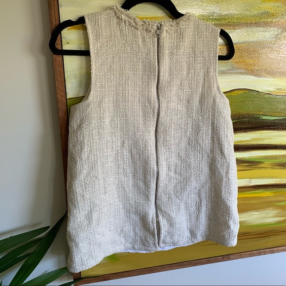 White sleeveless blouse with silver beads. Zipper on back. - Picture 2 of 8
